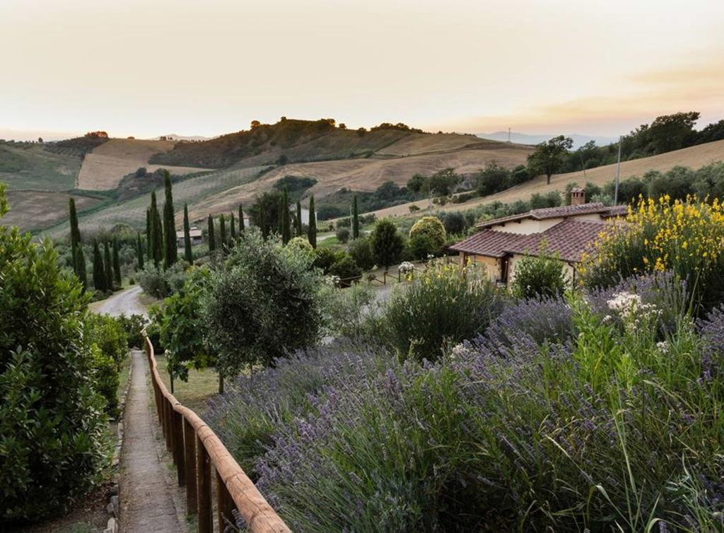 Le Capannacce Villa Cinigiano Exterior photo